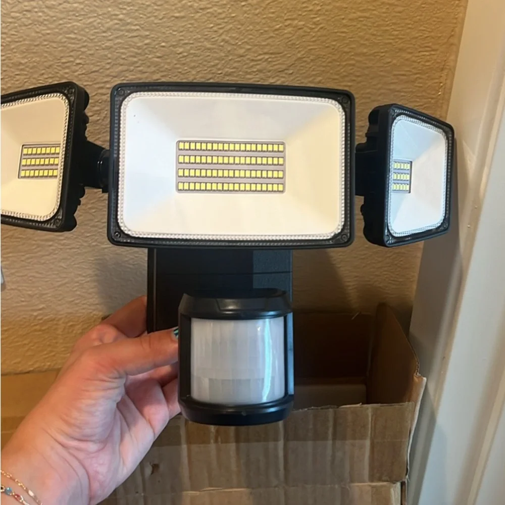 Outdoor Security Floodlight with Motion Sensor - Black